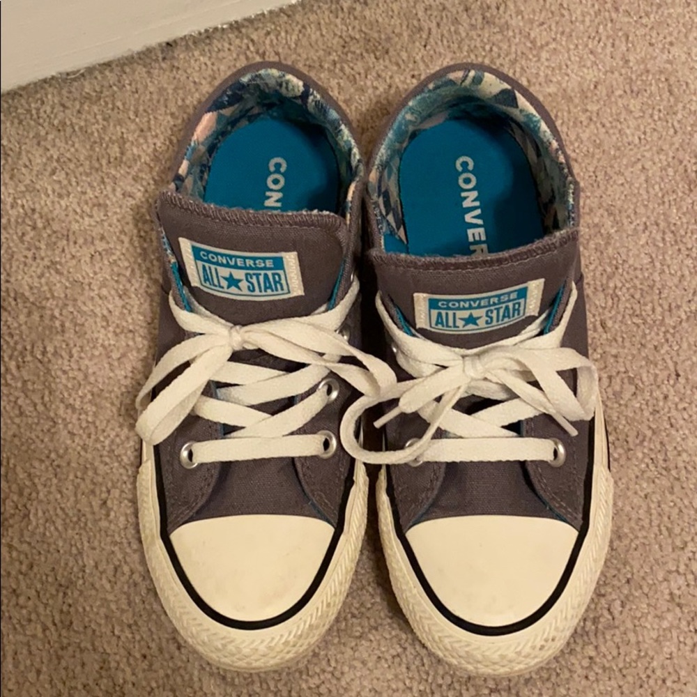 Like New gray Converse shoes